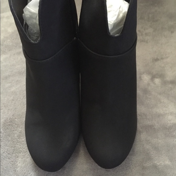 Women’s Black Suede Ankle Wedge Boots New in Box - Picture 12 of 16